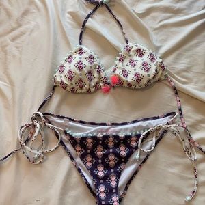 Women’s bikini size small